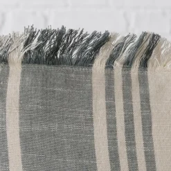 BOLTZE Weihnachtstextilien|Dekokissen|Kissen Kaista 45 x 45 cm